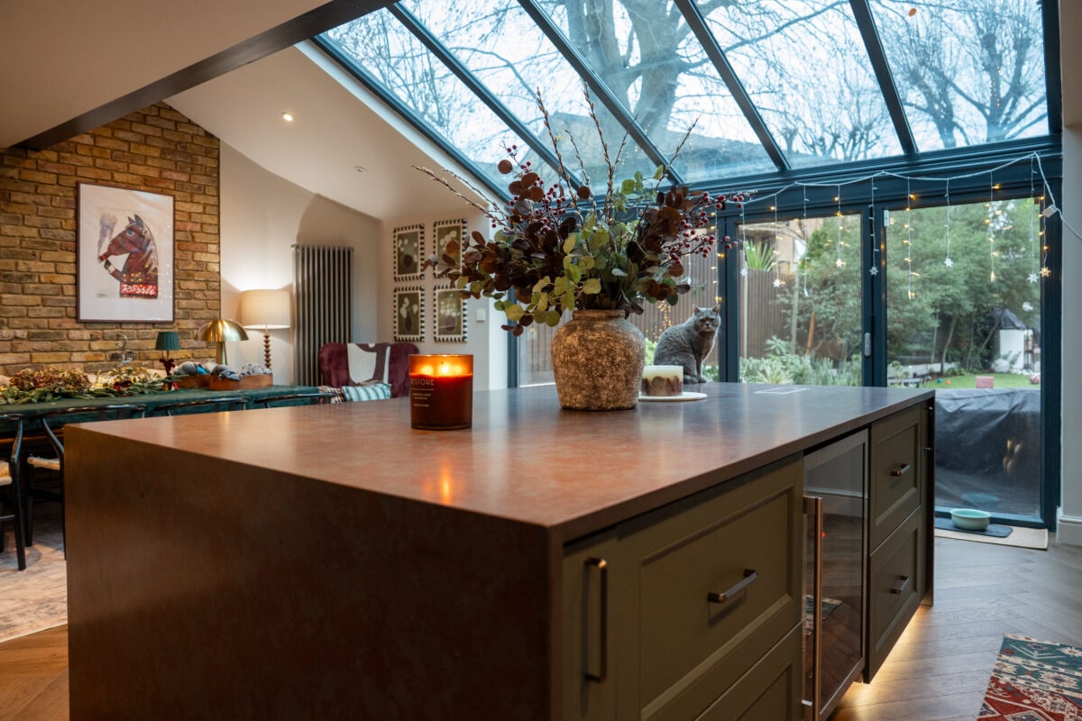 Iron Ore Quartz | Dark Grey-Blue Quartz Kitchen Worktops