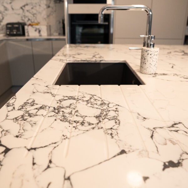 arabescato quartz worktop