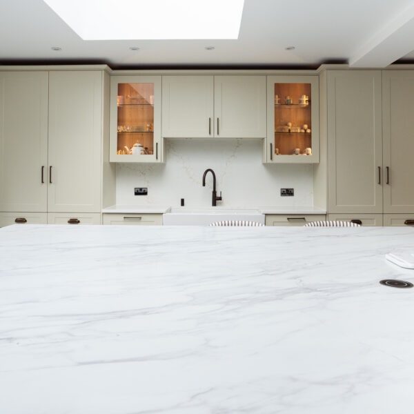 calacatta oro quartz