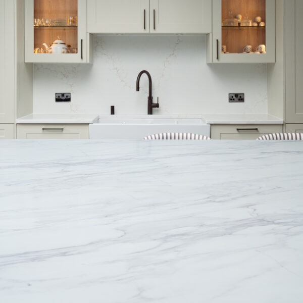 calacatta oro quartz
