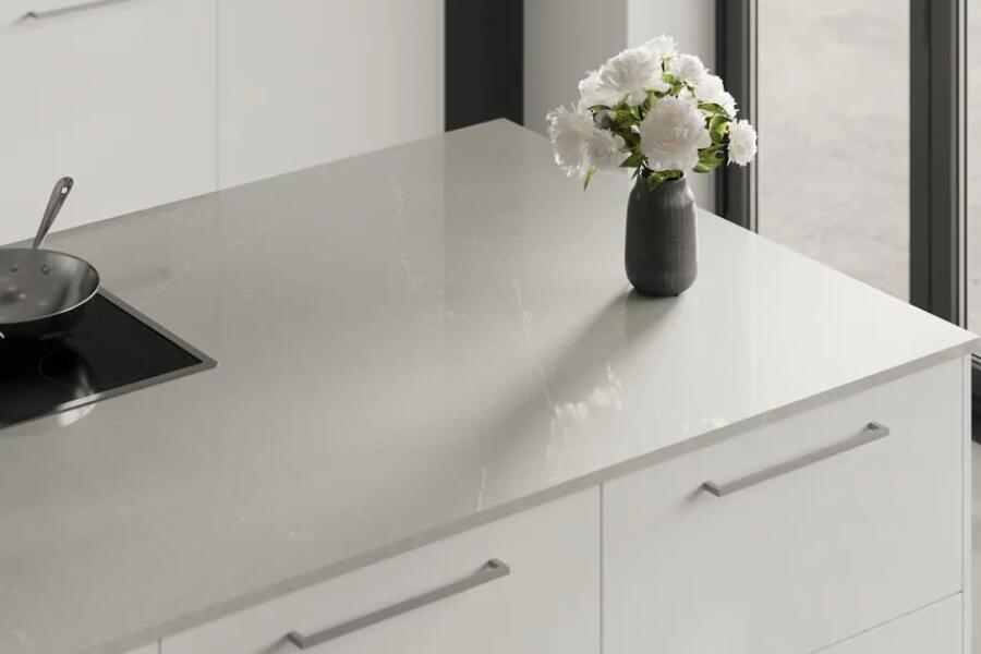 Glassy quartz worktops