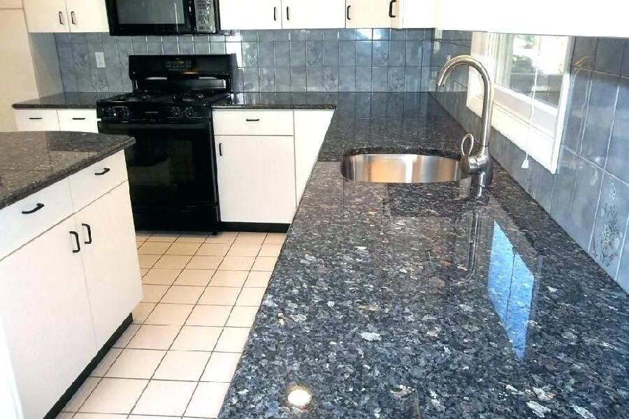 Polished dark quartz worktoos