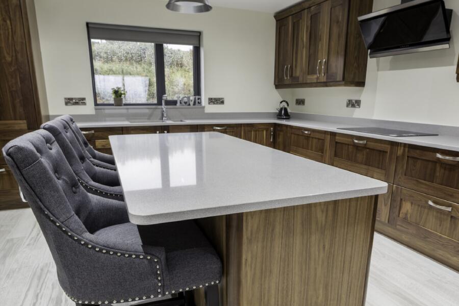 thin quartz worktops